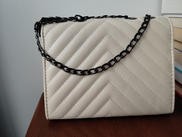 Borsa donna bianca con catena nera