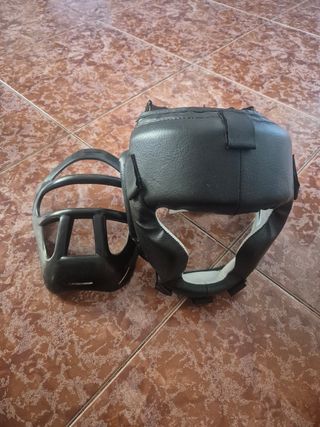 Casco de boxeo y protector facial