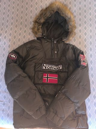 Plumas Geographical Norway Verde con Capucha