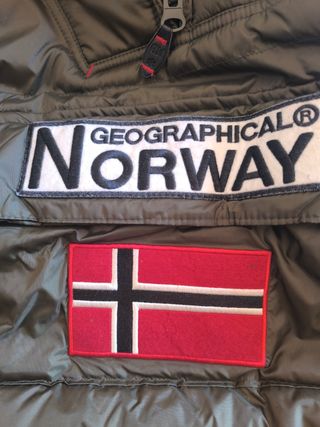Plumas Geographical Norway Verde con Capucha