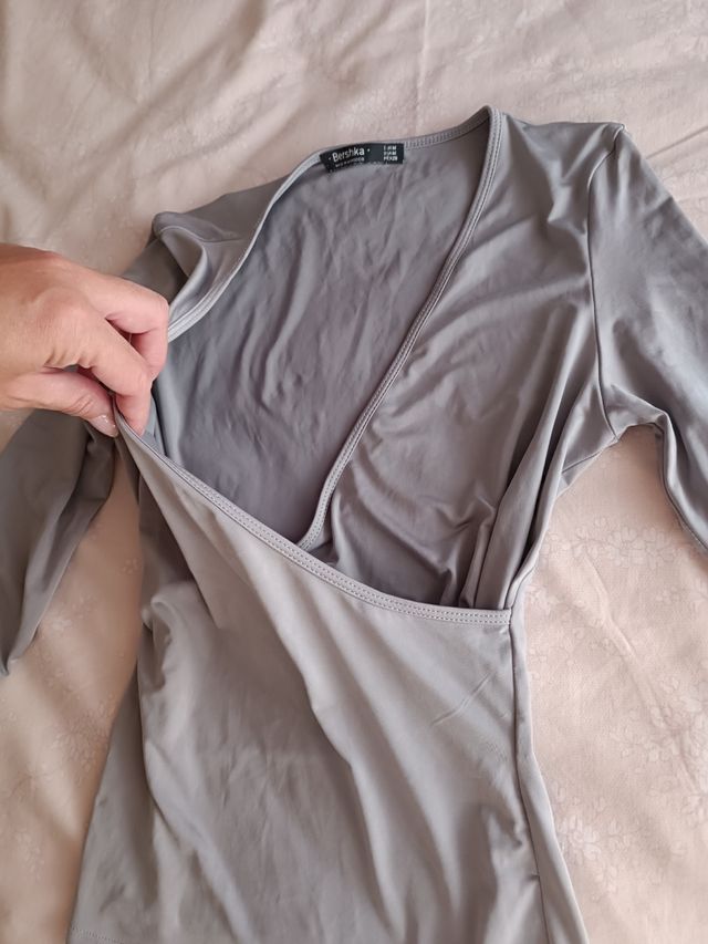 Jersey Bershka media manga gris