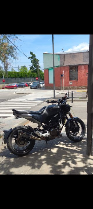 Husqvarna Svartpilen 125