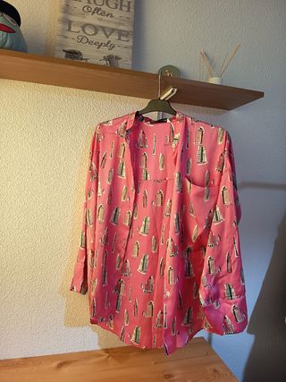 Camisa estampada de mujer