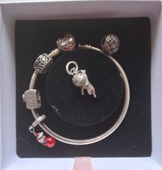 Pulsera Pandora Marvel con charms
