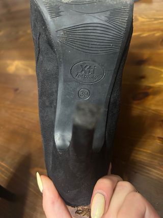 Botines Tacón XTI Negros con Brillantes