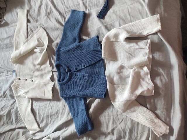 Lote 3 chaquetas punto 6-9 meses