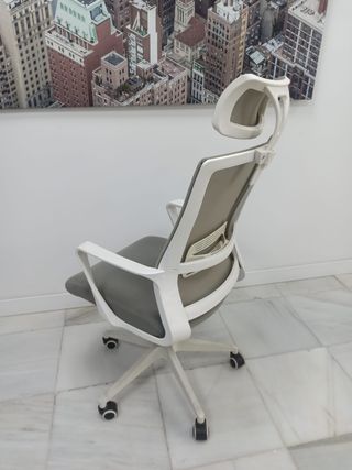 SILLA DE OFICINA GRIS Y BLANCA