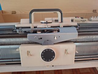 Macchina per maglieria Knitmaster