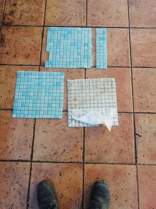 Lote de piezas de gresite azul agua.