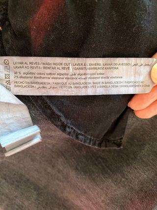 Vaqueros cortos desgastados