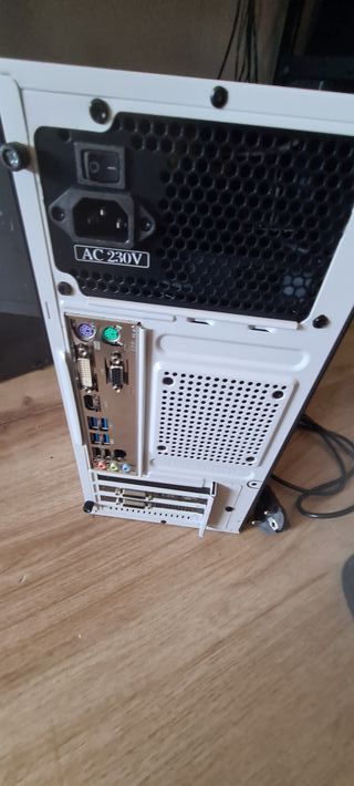 PC Gaming MicroATX Ryzen 5 R9 270