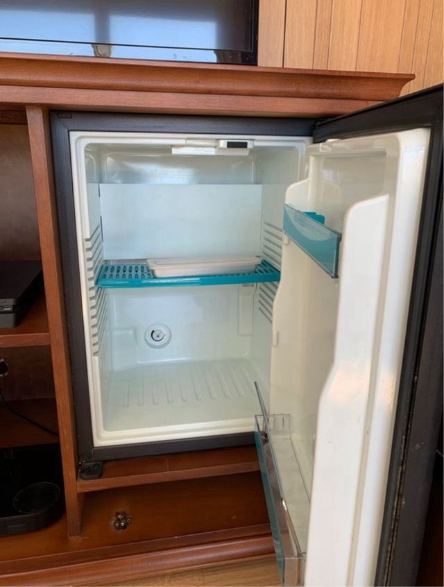 Mueble TV madera con minibar