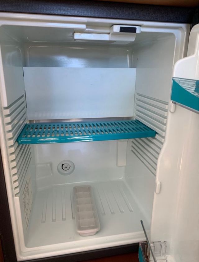 Mueble TV madera con minibar