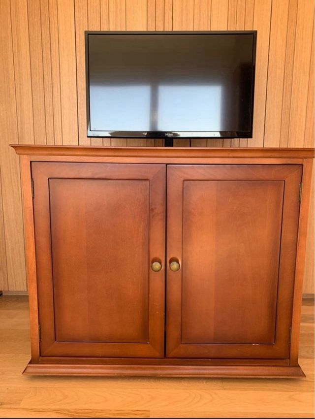 Mueble TV madera con minibar