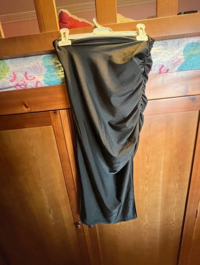 Falda midi SHEIN negra talla S