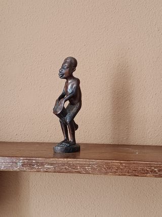 Figura africana de madera