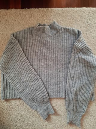 Jersey cropped gris Stradivarius