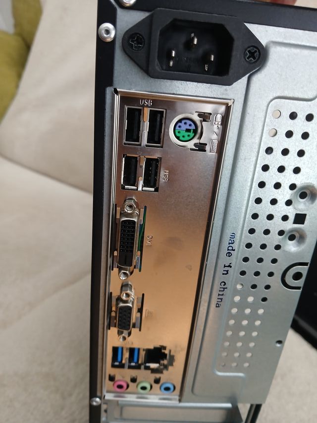 Ordenador Torre Mini Negro