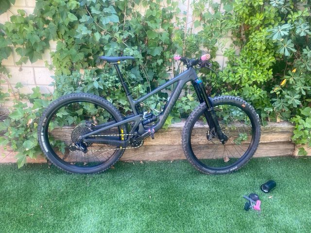 Santa Cruz Megatower C talla M Saint