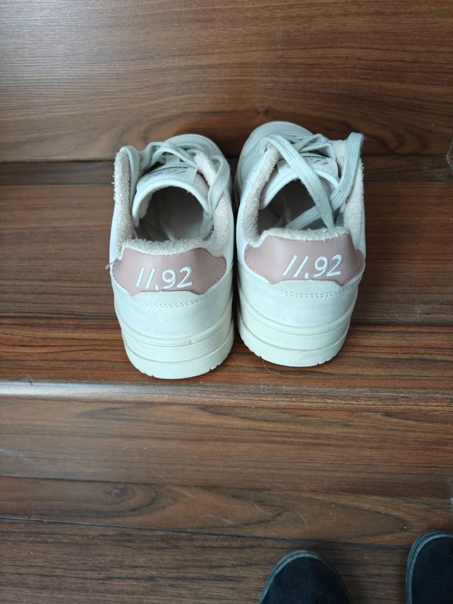 Zapatillas Active Club Beige y Blancas