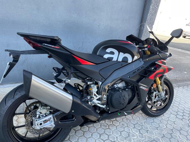 DASMOTO VENDE APRILIA RSV4 FACTORY 2024 (6200 KMS)