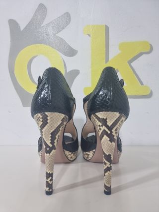 Zapatos Prada Sandalias de tacón 09140