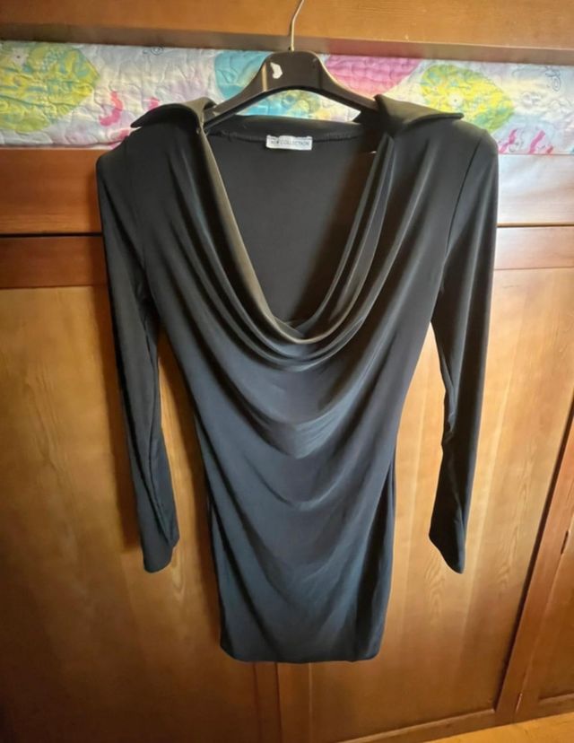 Vestido Negro Escote Cascada