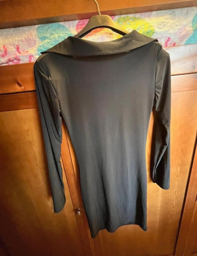 Vestido Negro Escote Cascada