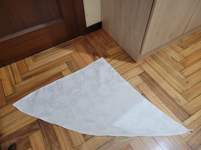 Pañuelo blanco con estampado floral