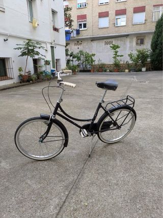 Bicicleta infantil negra