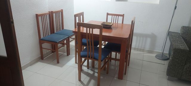 Mesa extensible con 6 sillas en Orihuela