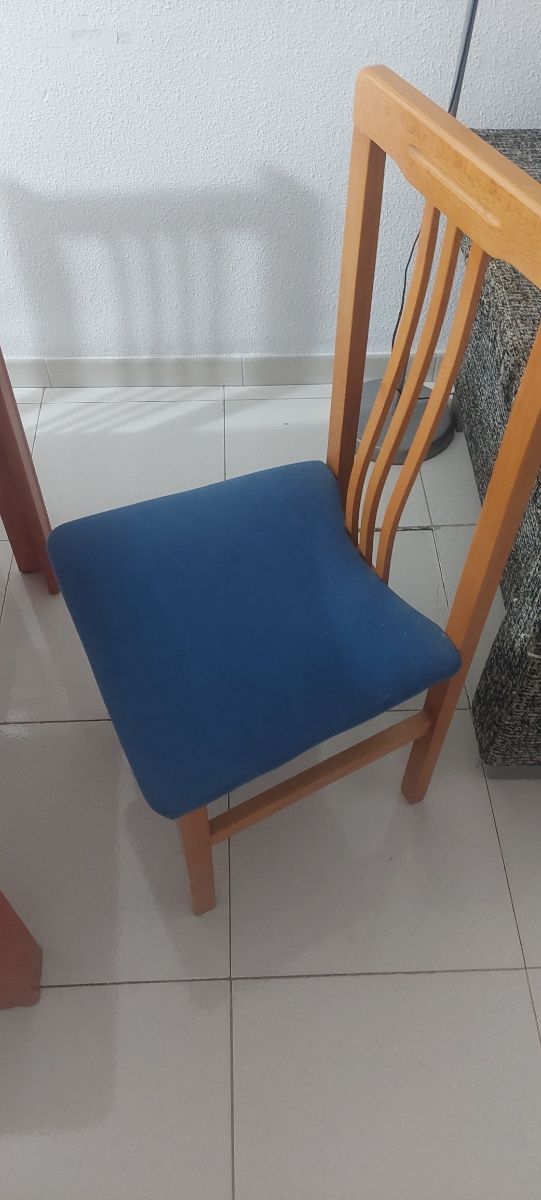 Mesa extensible con 6 sillas en Orihuela