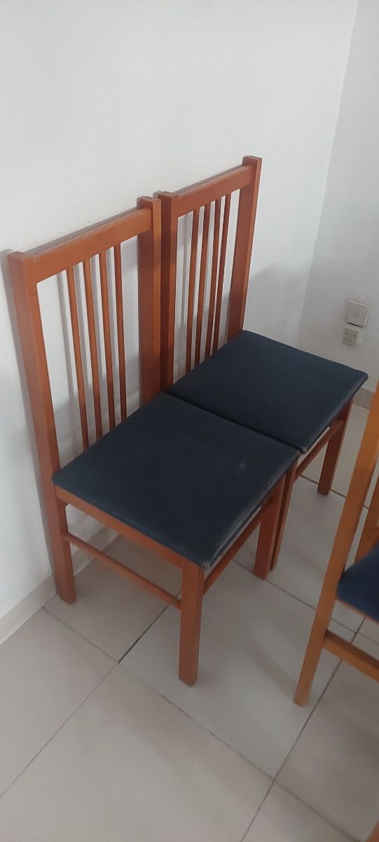 Mesa extensible con 6 sillas en Orihuela