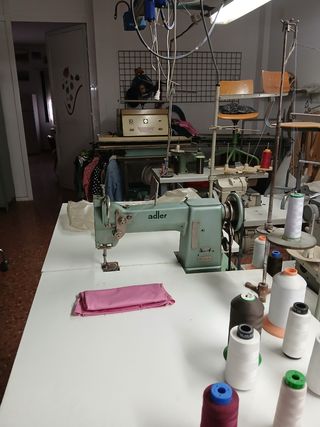 Máquina de coser Adler para hombreras