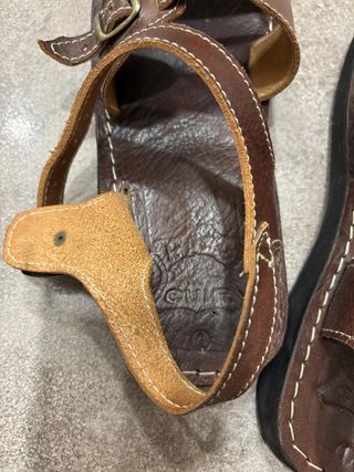 Sandalias de cuero marrones