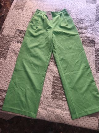 Precioso pantalón verde menta