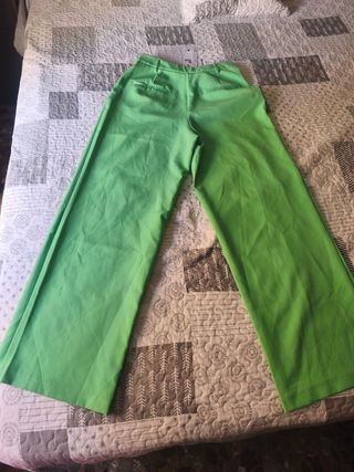 Precioso pantalón verde menta