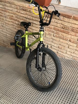 BMX con pegs delanteros y traseros