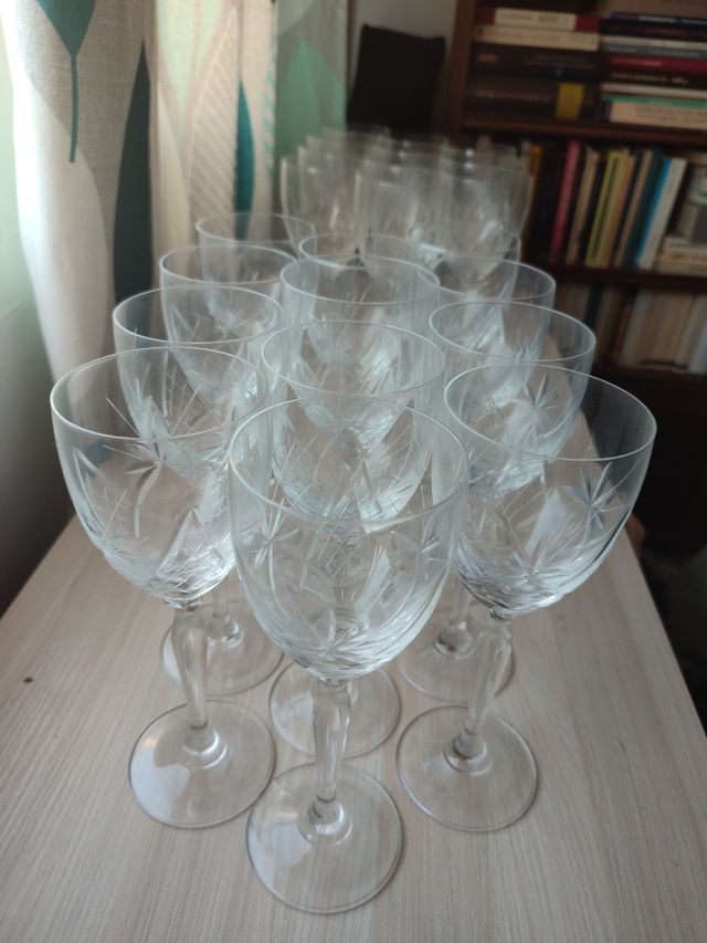 Lote 23 COPAS cristal Tallado – (Vino/Agua vintage