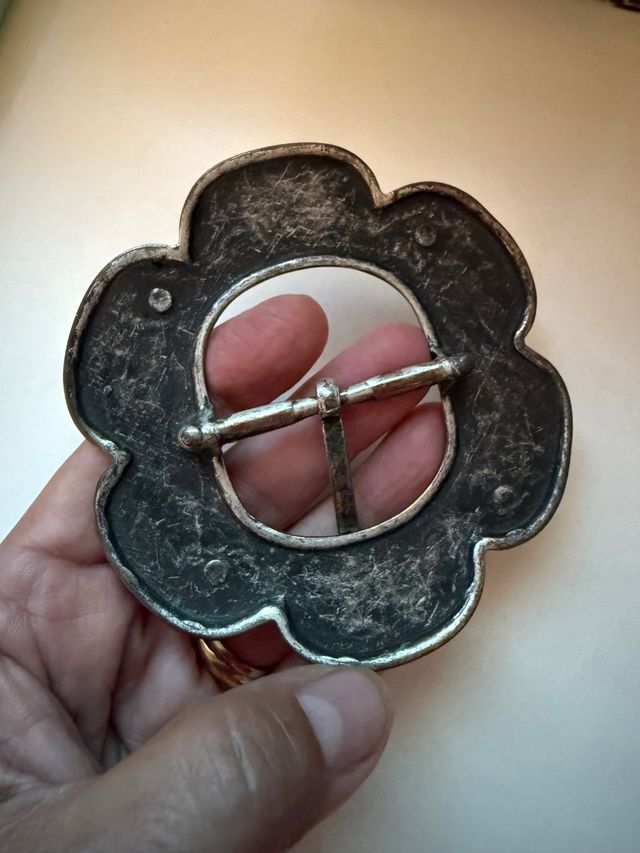 Fibbia vintage floreale