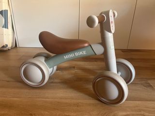 Bicicleta sin pedales BELEEV B1