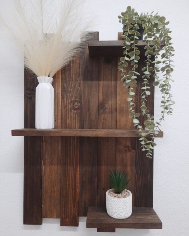 Estantería de madera. Se hacen a medida.