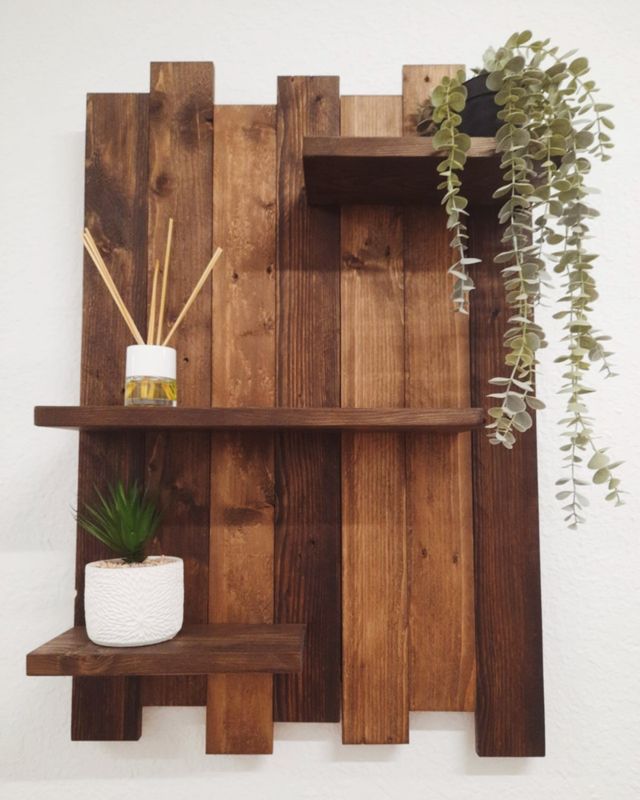 Estantería de madera. Se hacen a medida.