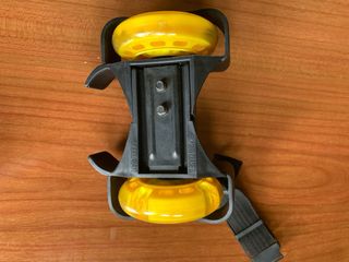 Patines de ruedas amarillos