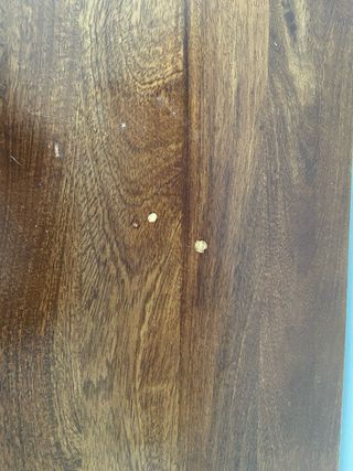 Cómoda de madera natural para recibidor