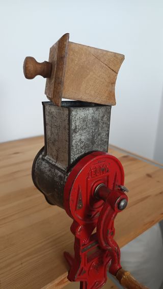 RAYADOR DE PAN ANTIGUO ELMA VINTAGE