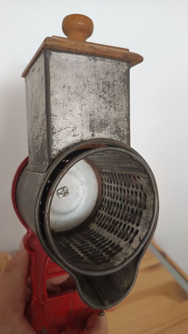 RAYADOR DE PAN ANTIGUO ELMA VINTAGE