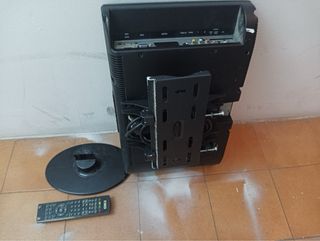 Televisores OKI Negro 2 unidades y soporte de pare