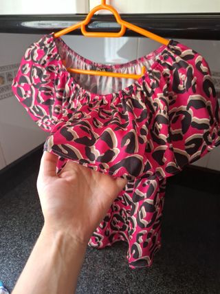 Blusa con volante PD&V
