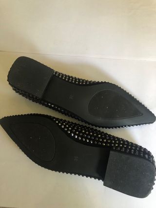 Zapatos planos negros con cristales